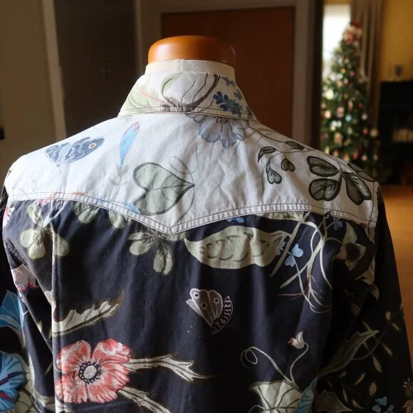 Authentic GUCCI print button front blouse size 40 made in Italy 100% cotton long